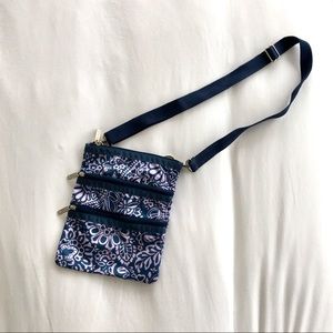 EUC Lesportsac small 3 pocket crossbody